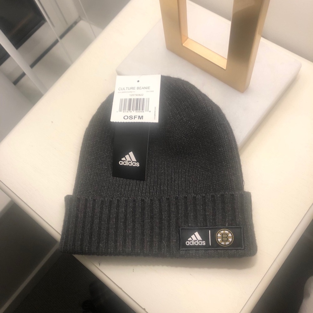 NWT Adidas Bruins beanie